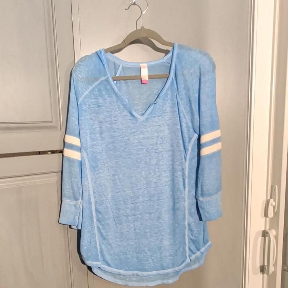 No-boundaries Women's Blue T-shirt